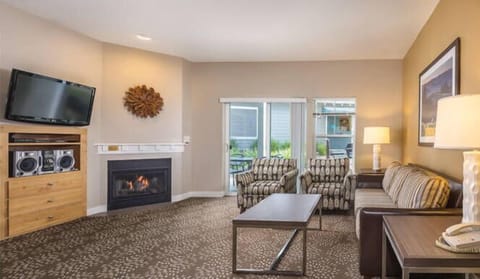 worldmark-windsor-3-bedroom-living-664x386_enhanced