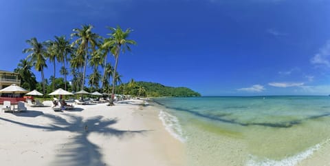 Sun loungers, beach towels