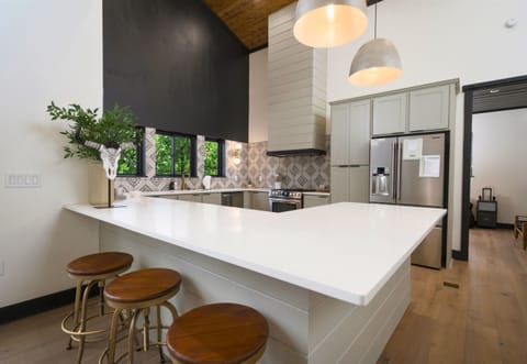 Chic and sleek – our kitchen's modern vibes will inspire your inner chef.