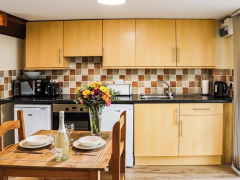 Kitchen | Hirnant - Bala Barns, Bala