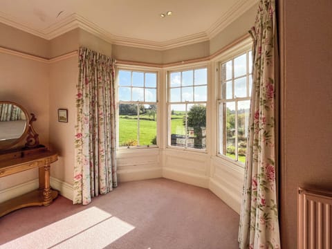 Double bedroom | Kirkdale, Kirkdale