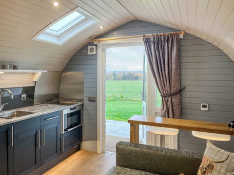 Kitchen | Uuu Pod - Newton Of Inshewan Farm Pods, Forfar