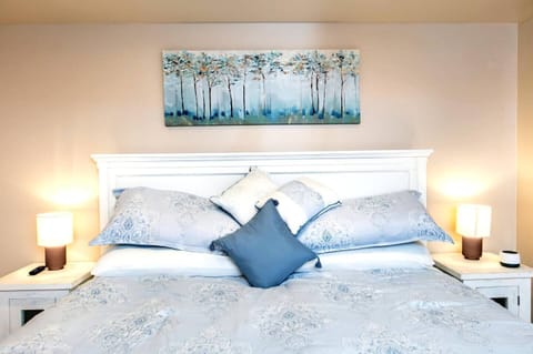 King bed that sleeps like a cloud!