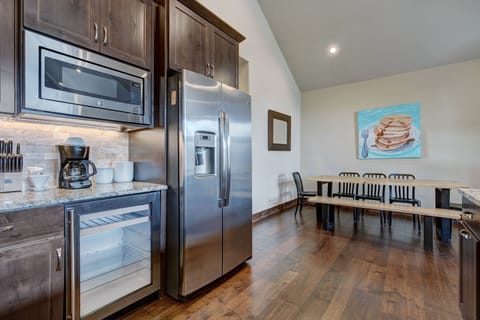 Indoors, Floor, Flooring, Hardwood, Kitchen