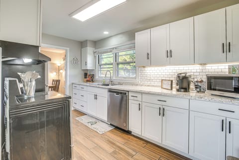 Kitchen | Cooking Basics | Keurig Coffee Maker | Refrigerator