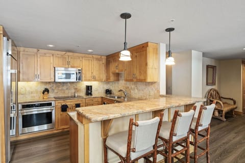 Indoors, Kitchen, Kitchen Island, Microwave, Oven