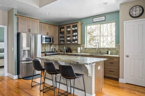 Cook delicious meals for breakfast, lunch, and dinner in this fully equipped kitchen.