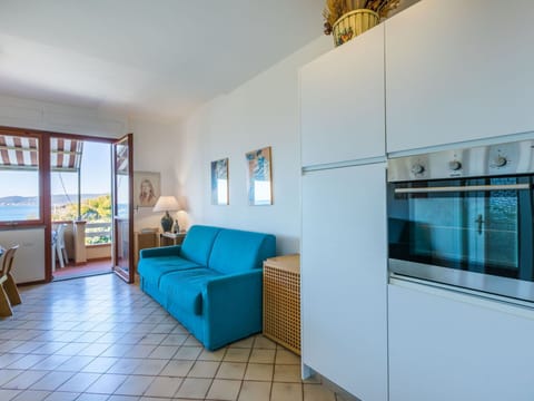 Sky, Water, Building, Property, Plant, Swimming Pool, Green, Tree, Azure, Shade