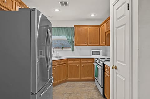 The perfect place to whip up a meal for you and your guests, or to grab a snack!