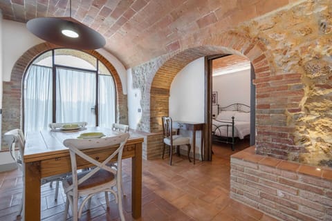 Autumn, Kitchen, Living Room, Spring, Summer