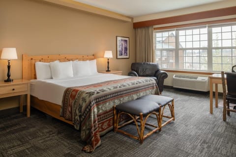 Unit with 1 King bed. Exact unit will be assigned upon arrival. Views, colors, and decor may vary.