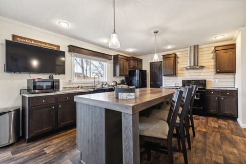 Indoors, Kitchen, Screen, Hardwood, Microwave