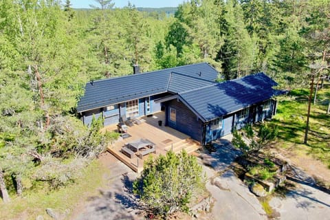 Villa Mustikka large front terrace