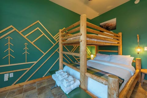 Twin over Queen-sized Bunk Bed