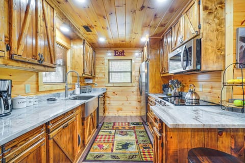 Kitchen | 2nd Floor | Keurig & Drip Coffee Makers | Cooking Basics