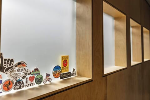 8d06adbc-2b62-4dad-ae79-3e3c2213363c