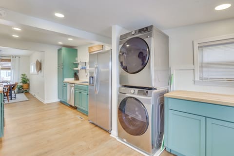 Laundry Area | Washer/Dryer | Trash Bags/Paper Towels