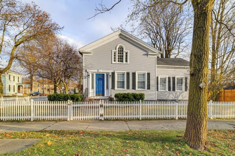 Adrian Vacation Rental | 3BR | 2BA | 2,300 Sq Ft | 4 Steps to Enter