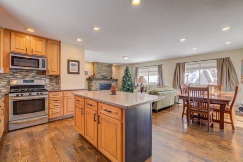 Great open floor plan to entertain your whole group