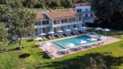 Welcome in our eight 2-bedroom apartment complex, each for up to 4+1 guests.
