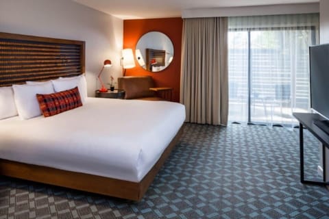 Unit with 1 King Bed