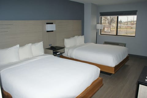 2 Queen beds
