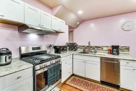 Kitchen | Toaster | Trash Bags & Paper Towels