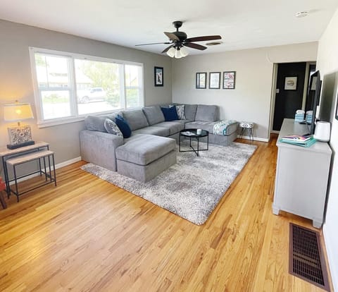 Whether you’re relaxing after a day of hiking or catching up with loved ones, this living room is designed for comfort and connection.