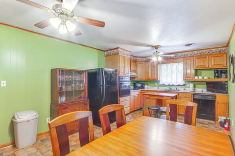 Fridge, stovetop, dishwasher, coffee/tea maker