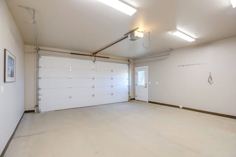 Parking | Heated Garage (2 Vehicles)