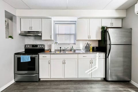 Stove top works well, still waiting on Oven repair. Oven doesn`t work as per now