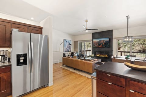 Open concept living, dining, kithcen