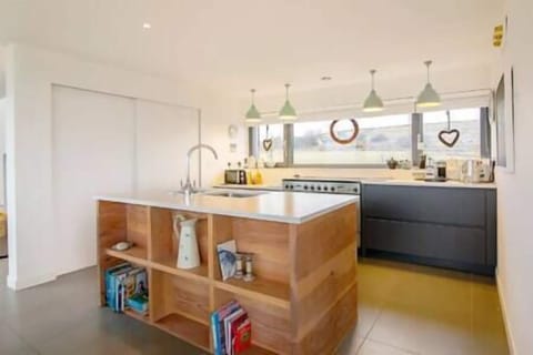 221a12af 05ad 4cf4 b86f 48d38b96ae5f