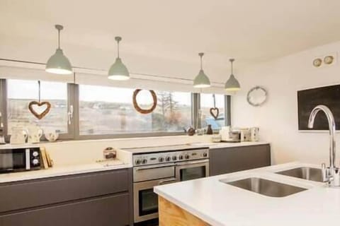 52ae596e 6c4e 465c a2df 892df10211b5