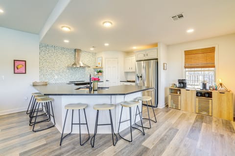 Kitchen | Main Level | Keurig/Drip & Nespresso Coffee Makers | Cooking Basics