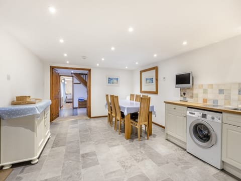 Kitchen/diner | Woodpecker Barn, Ipplepen