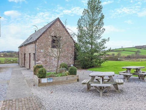 Exterior | Woodpecker Barn, Ipplepen