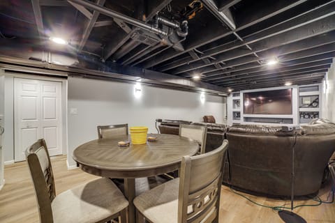 Basement | Dining Area