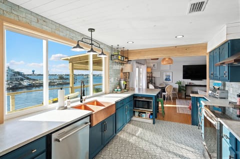 Fully updated kitchen. Those VIEWS!