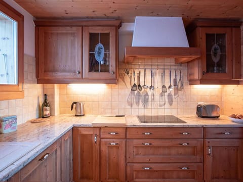 Cabinetry, Kitchen, Countertop, Flooring, Wood, Furniture, Interior Design, Kitchen Appliance, Drawer, Cupboard