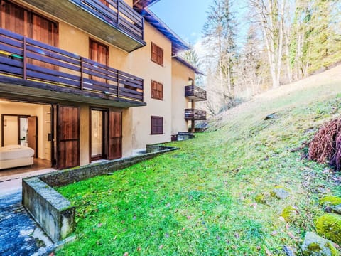 Architecture, Home, Cottage, Balcony, Estate, Porch, Yard, Villa, Siding, Eco Hotel