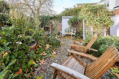 Lilac Cottage, Morpeth - Host & Stay