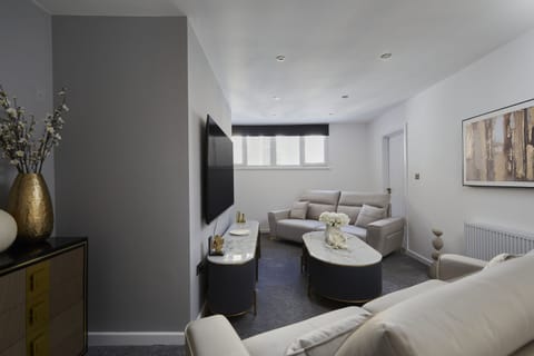 Living Room / Lounge