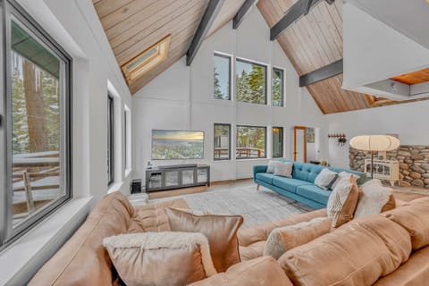 Living room: Smart TV, gas fireplace, central heating, no A/C