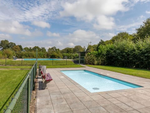 Swimming Pool, Composite Material, Shade, Garden, Landscaping, Design, Lawn, Artificial Turf, Park