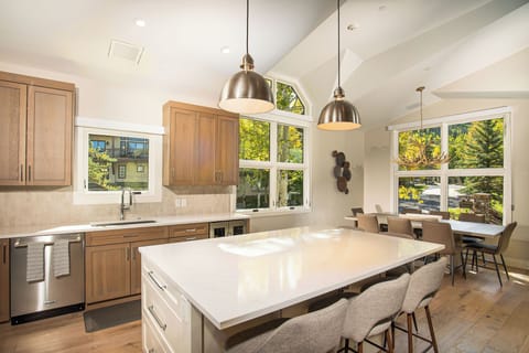 345 Offerson - Kitchen 2-