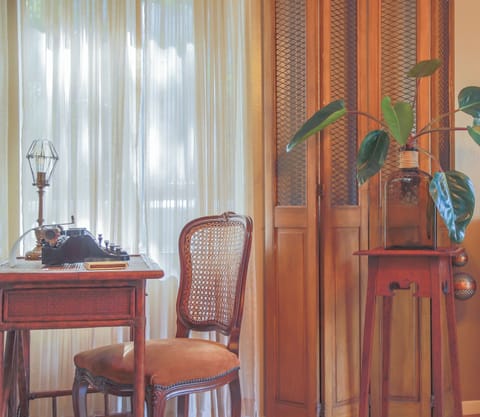 desk area in sitting room
