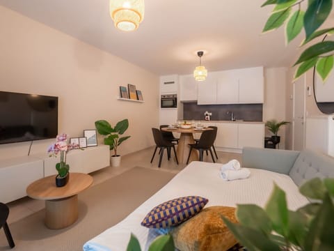 Furniture, Interior Design, Flooring, Floor, Wood, Room, Ceiling, Textile, Apartment, Lighting