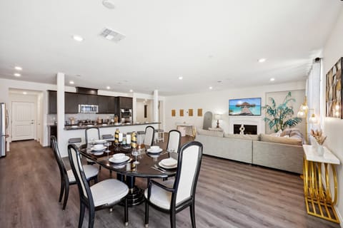 Extra space, extra memories: a dining room for gatherings big and small.