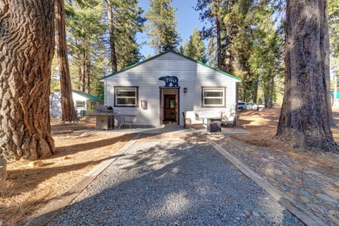 Tahoe Vista Vacation Rental | 1BR | 1BA | 525 Sq Ft | 1 Step to Enter